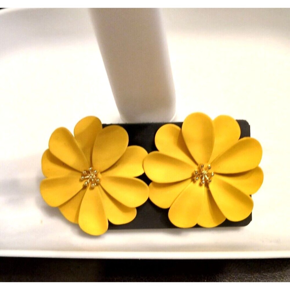 New 1.5" YELLOW Flower Gold Center Earrings